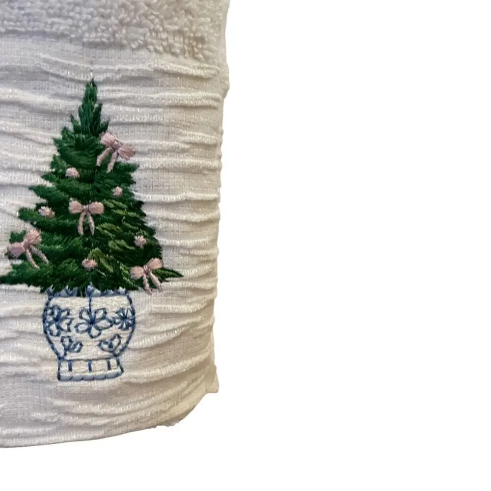 Christmas Hand Towels 2pc Embroidered Chinoiserie Christmas Trees Cotton NEW